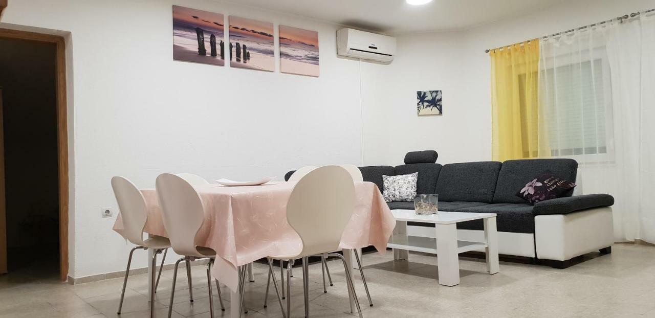 Apartma Jelka Novigrad Istria Exteriér fotografie