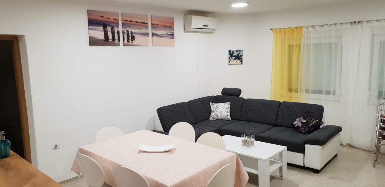 Apartma Jelka Novigrad Istria Exteriér fotografie